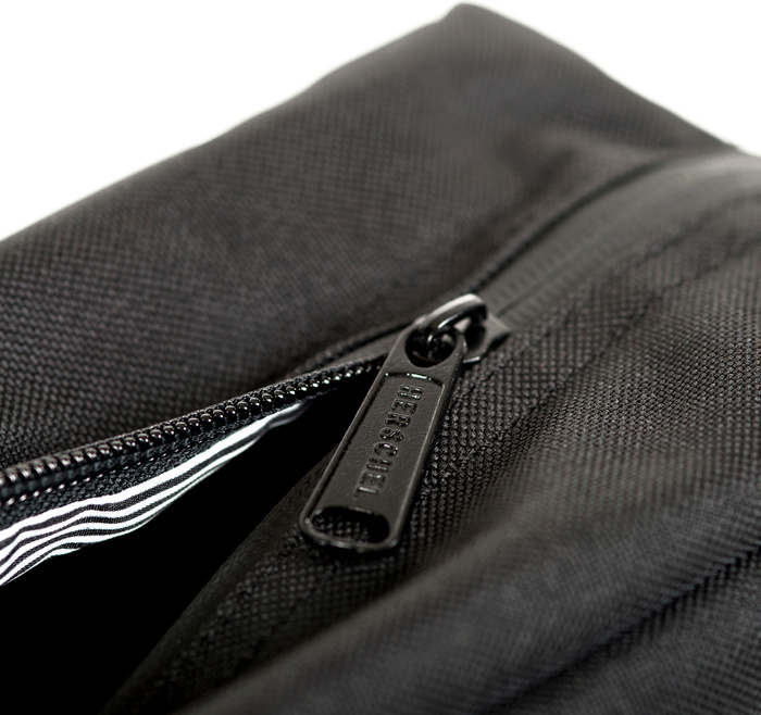 Kosmetyczka Herschel Chapter 3l Black Crosshatch/Black/Raven Crosshatch, zdjęcie 8